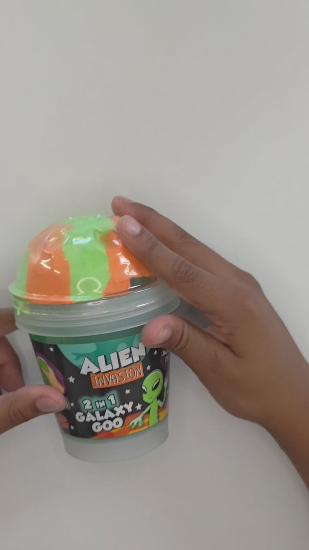Alien Invasion – 2-in-1 Galaxy Goo (Sand & Slime)